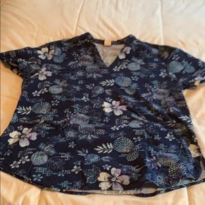 (SOLD)Size medium Barco blue/navy floral scrub top